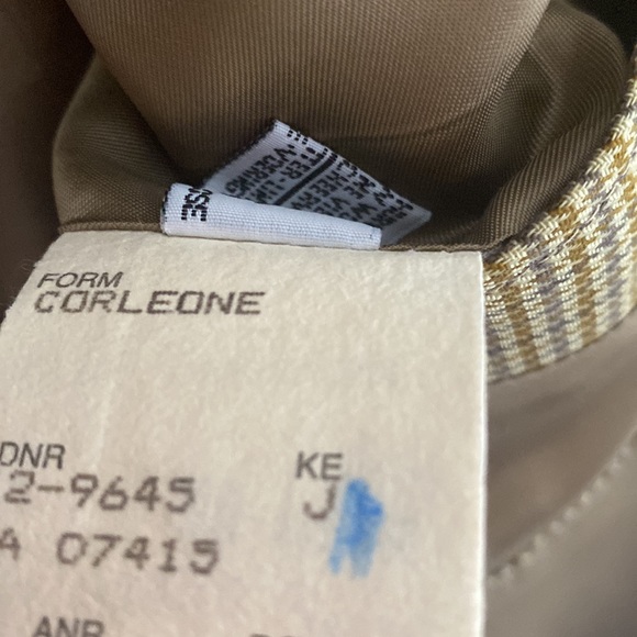 Hugo boss jacket.100% virgin wool - Picture 7 of 7